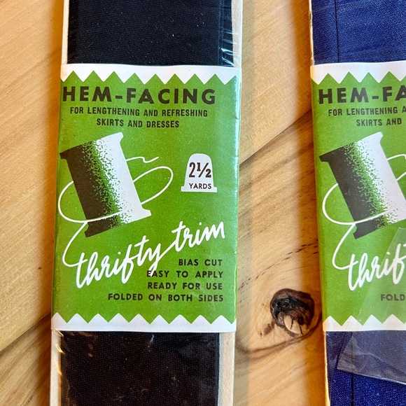 Vintage Sewing Notions - Picture 9 of 10